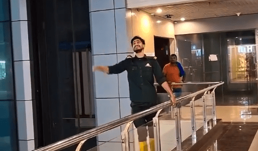 বেতন না পেয়ে অসহায়তা: যমুনা ফিউচার পার্কে আত্মহননের চেষ্টা