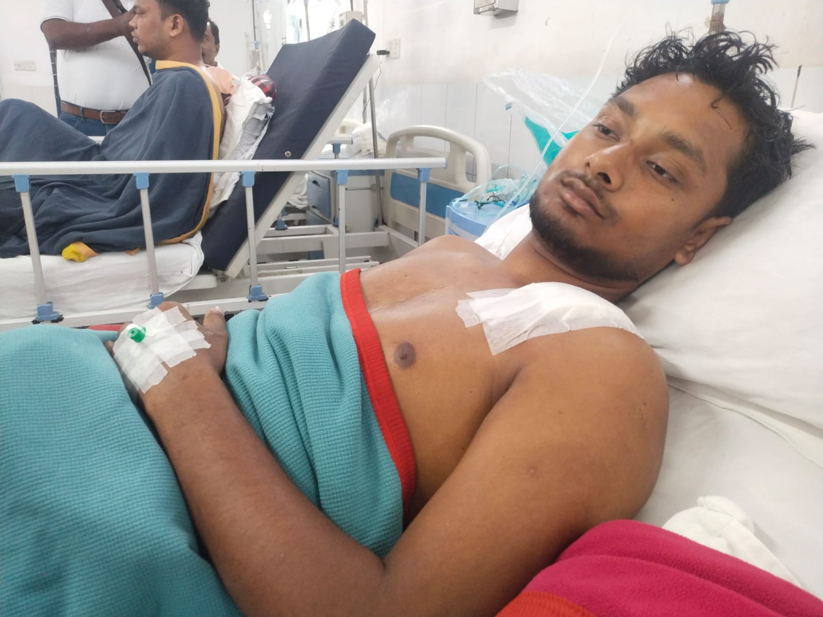 সিংগাইরে ছুরিকাঘাতে দুই যুবক গুরুতর আহত