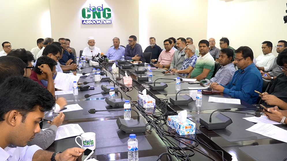 কমিশন বাড়ানোর দাবিতে ৩০ জুলাই সারাদেশে সিএনজি ফিলিং স্টেশন বন্ধ