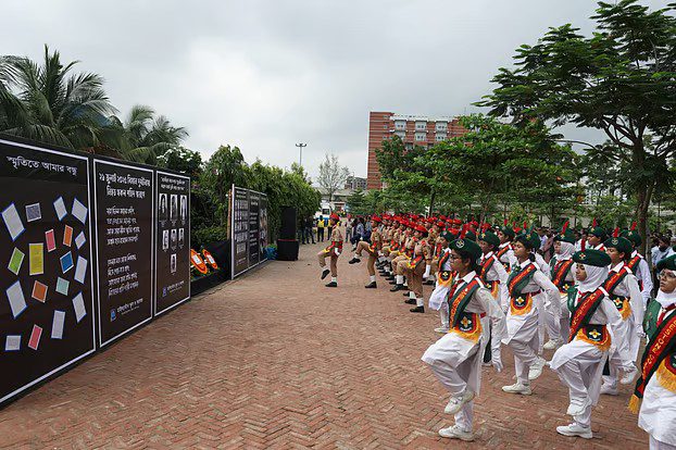 মাইলস্টোন ট্র্যাজেডির এক বছর: ‘যে শিশু সেদিন জড়িয়ে ধরেছিল, সে আর ফিরে আসেনি’