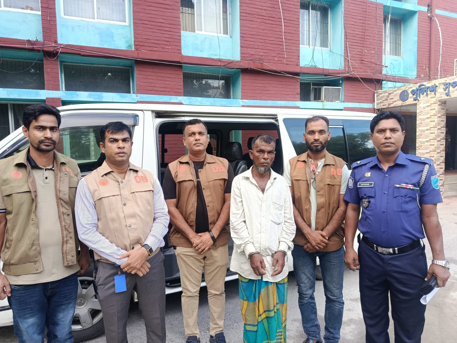 সাটুরিয়ায় নারী হত্যার রহস্য ২৪ ঘণ্টায় উদঘাটন, গ্রেপ্তার ১