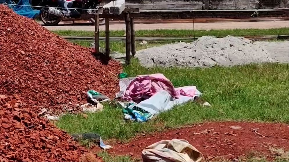 সাভারে মসজিদের মাঠে বোমা সদৃশ বস্তু, ঘটনাস্থলে বোম্ব ডিসপোজাল ইউনিট