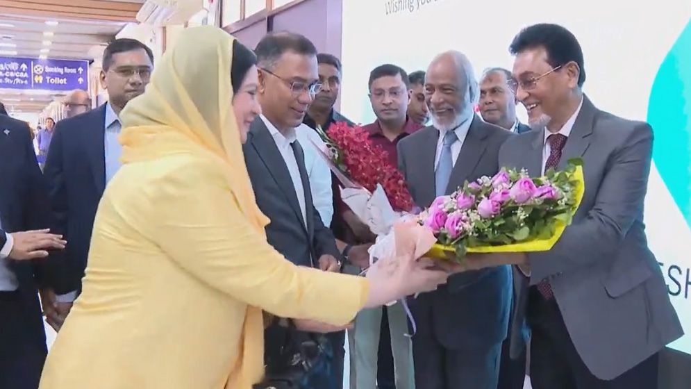 জাতিসংঘ অধিবেশন শেষে দেশে ফিরেছেন প্রধানমন্ত্রী তারেক রহমান
