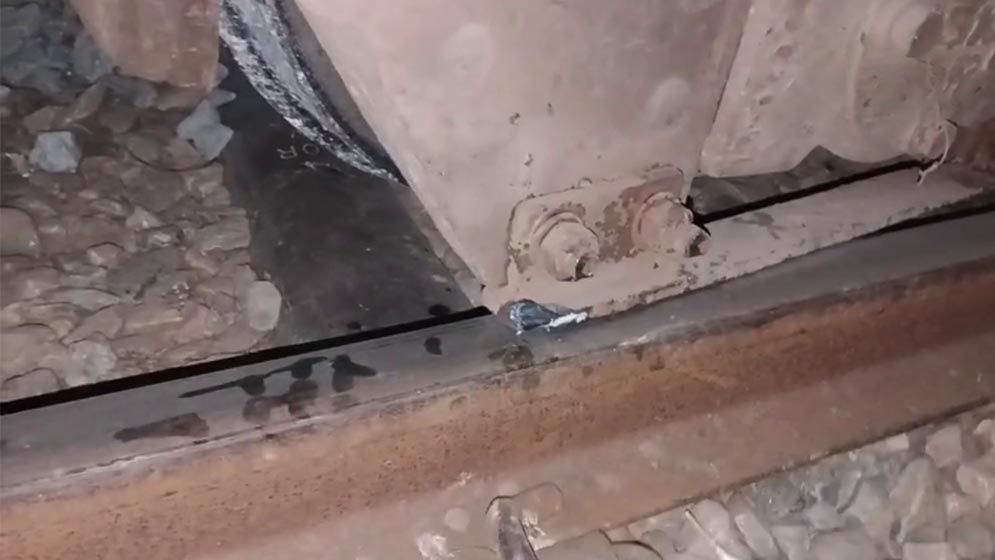 রংপুরে দোলনচাঁপা এক্সপ্রেসের বগি লাইনচ্যুত, রেল যোগাযোগ বন্ধ